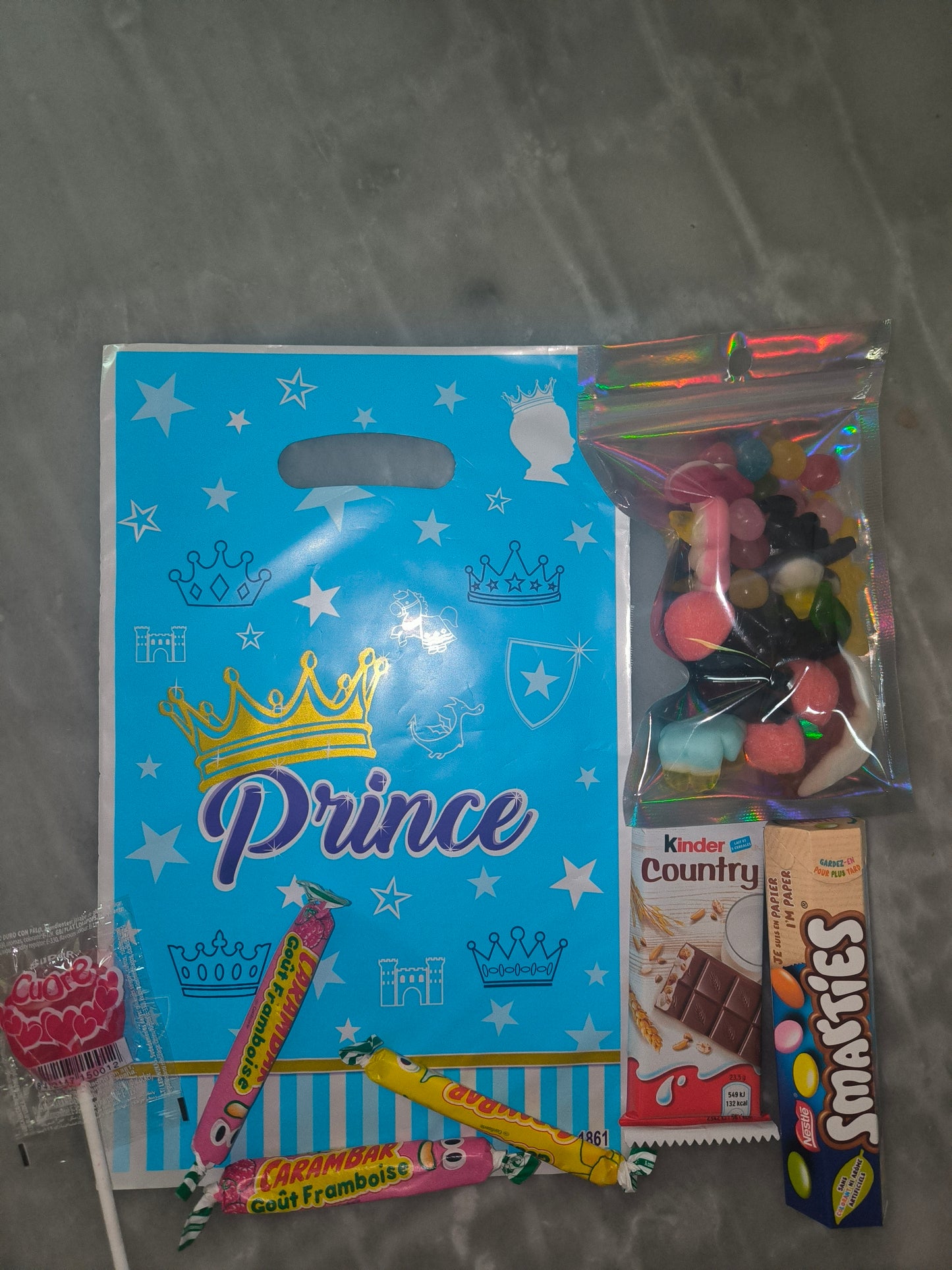 1 sachet d'anniversaire sur le thème Prince