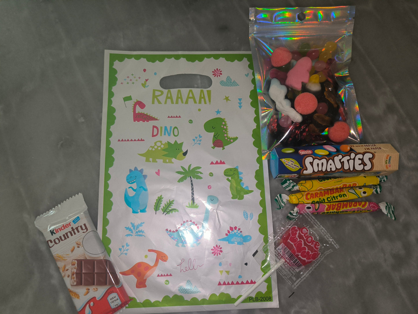 1 sachet d'anniversaire sur le thème dinosaures