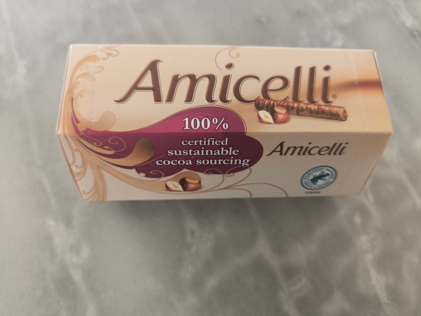 1 paquet de Cigarette en chocolat (gâteau)