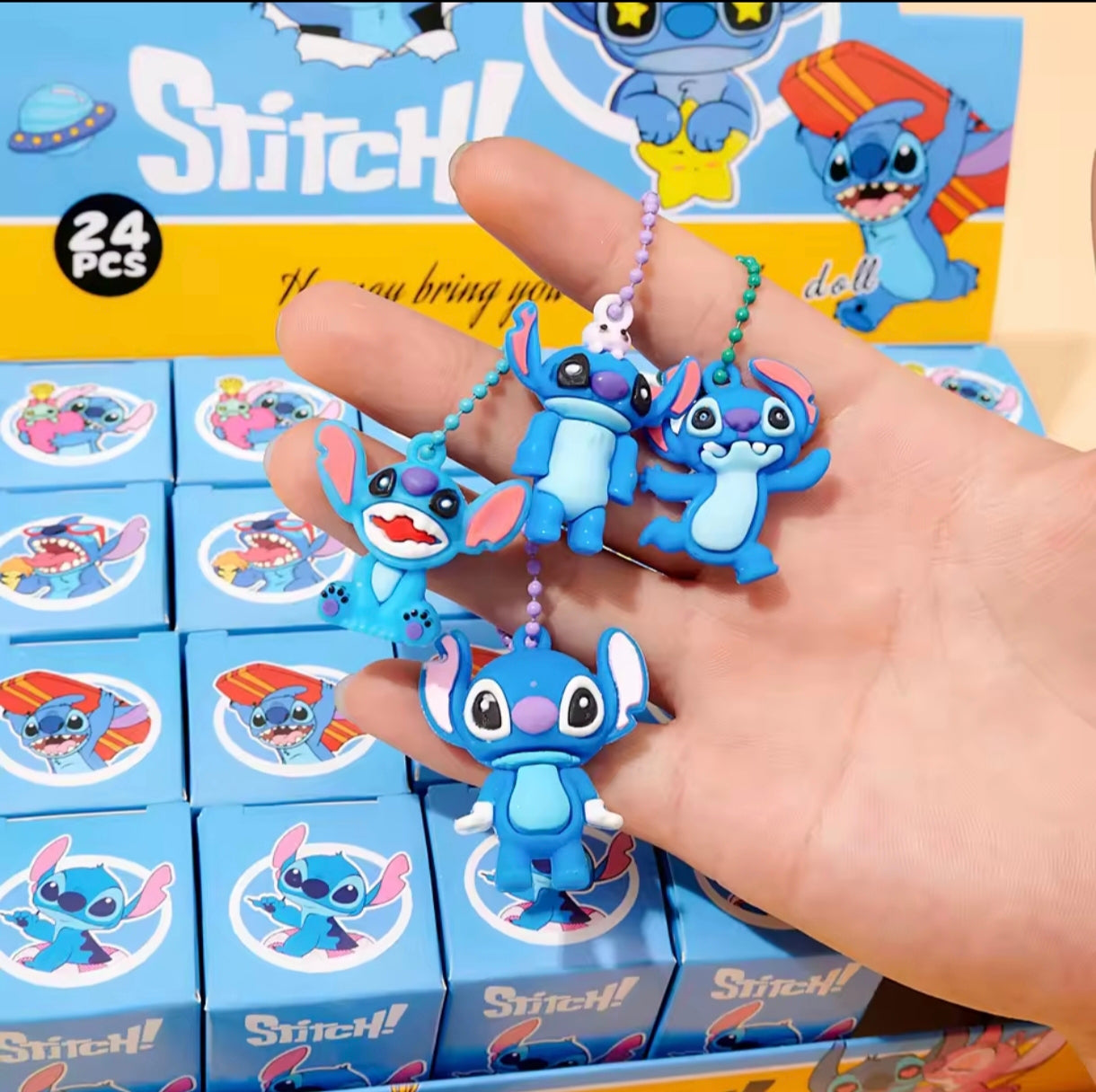 Un petit porte-clé mystère stitch